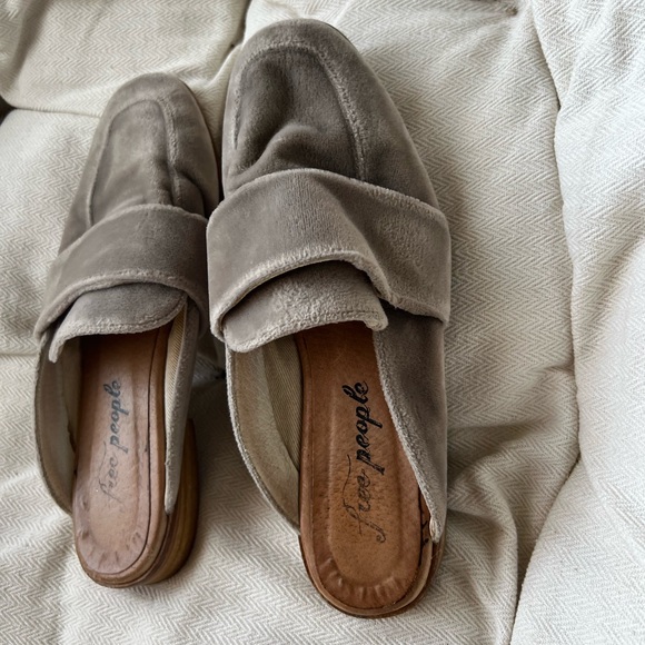 Free People Gray Suede Slip-On Loafers size 36 - Picture 1 of 8